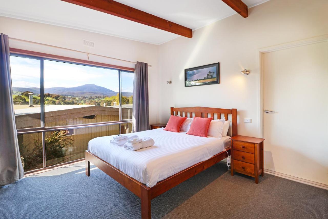 Off Mountain Accommodation Merrijig Esterno foto