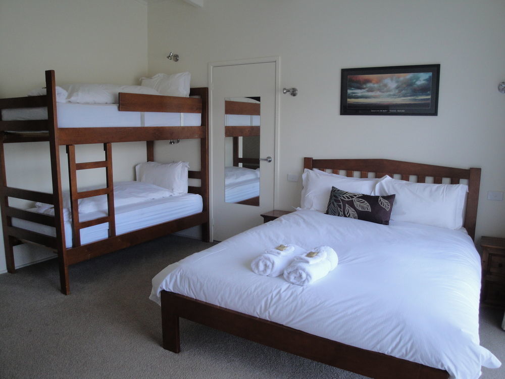 Off Mountain Accommodation Merrijig Esterno foto