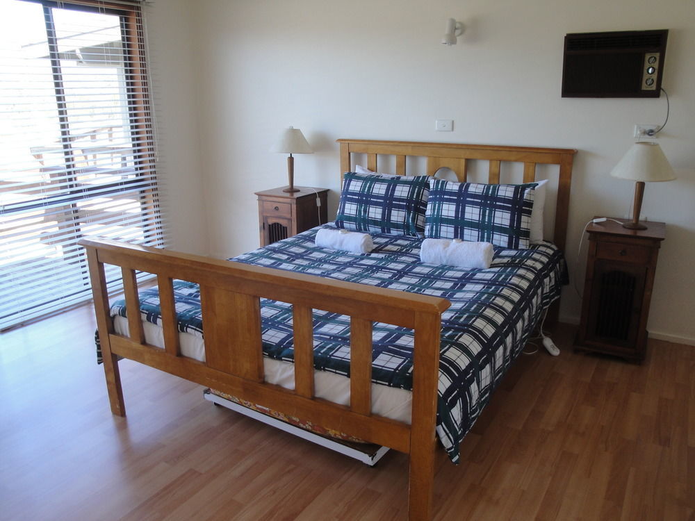 Off Mountain Accommodation Merrijig Esterno foto